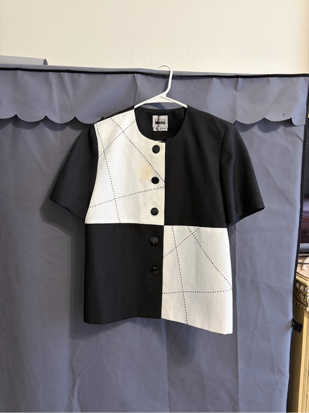 Leslie Fay Black and White Short Sleeve Button-Front Top